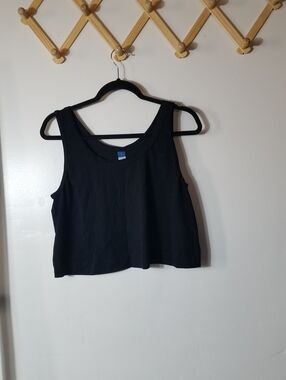 OLD NAVY BLACK CROPPED TANK TOP SIZE LARGE